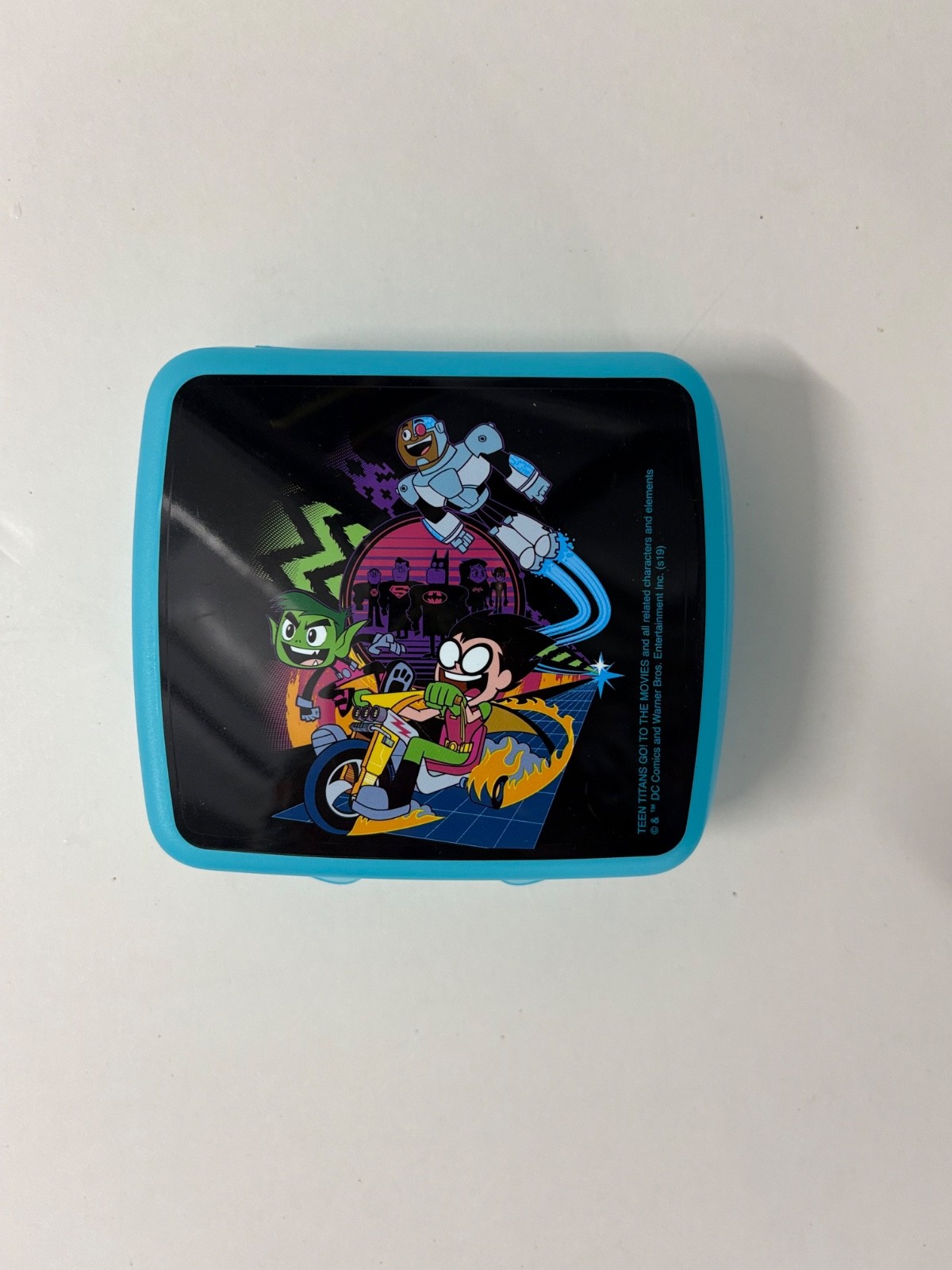 Tupperware Eco+ Sandwich Keeper Hinged Lunch To Go Snap Closure – Teen Titans Go