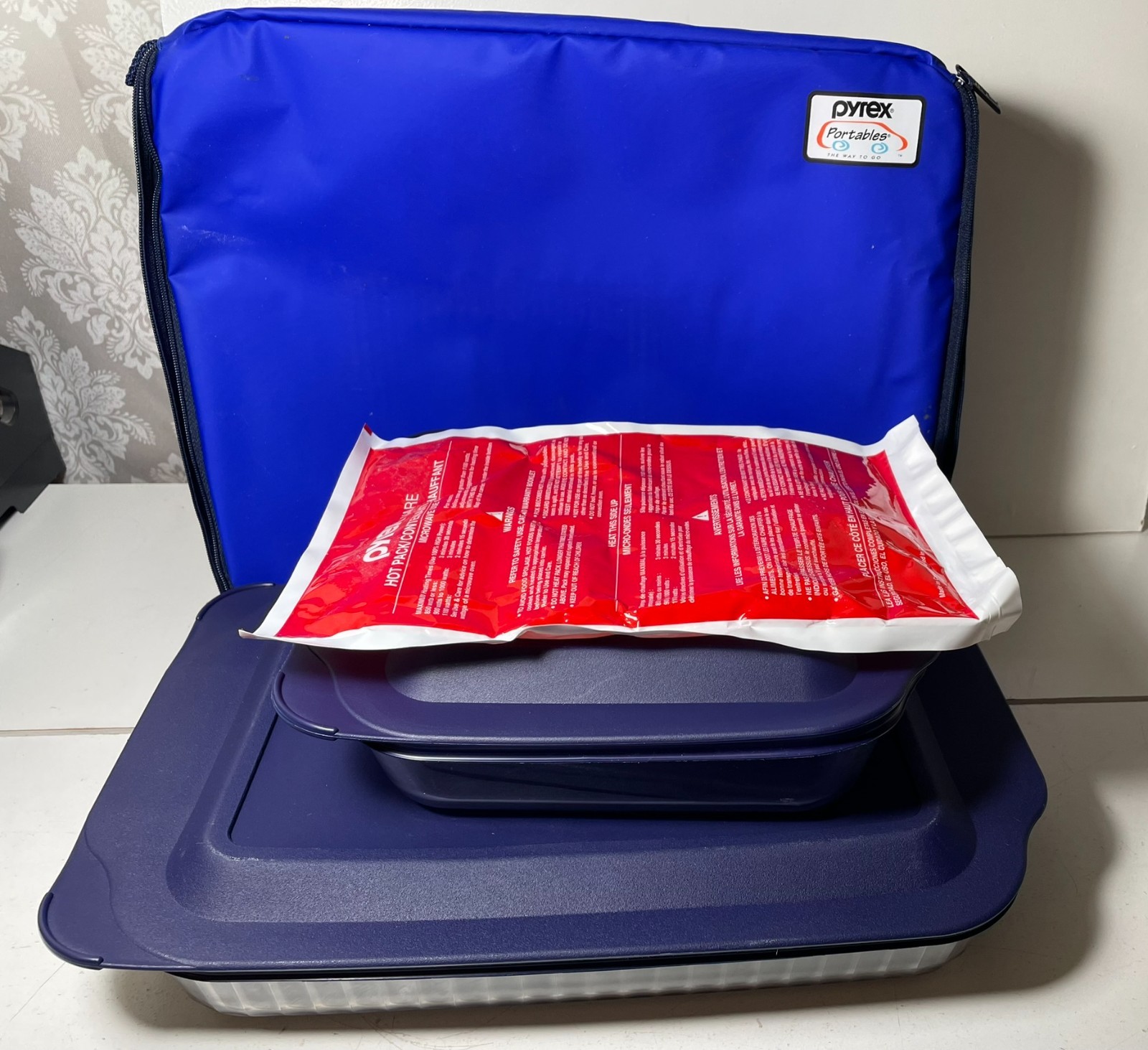 PYREX 6 Pc Portable Hot & Cold 3 Qt 9×13″ Glass Bakeware Carrier Set Cold & Hot