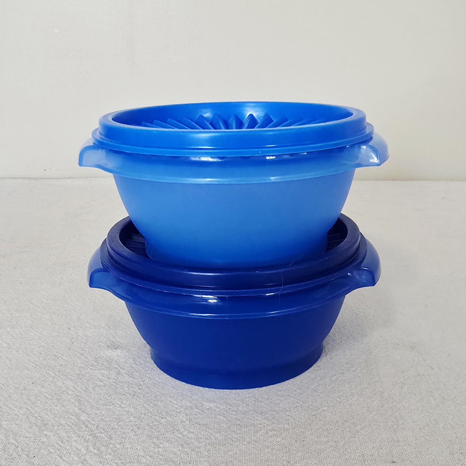 Tupperware Servalier Bowls 1 1/4 Cup With Seals Set Of 2