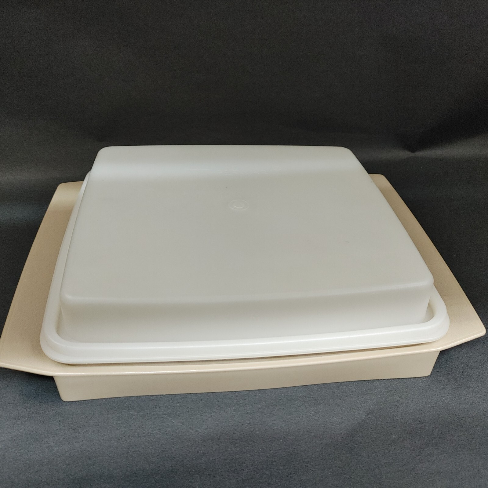 Tupperware 723-2 Tan Beige Deviled Egg Keeper Container Trays 665-2 Lid 722-1