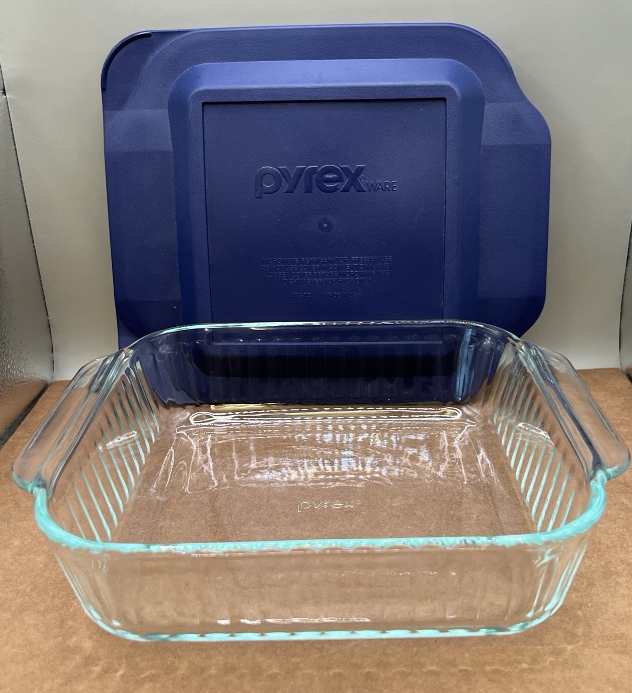 Pyrex Glass Square Baking Dish – 8×8 inch – Blue Lid Ribbed Pattern NICE