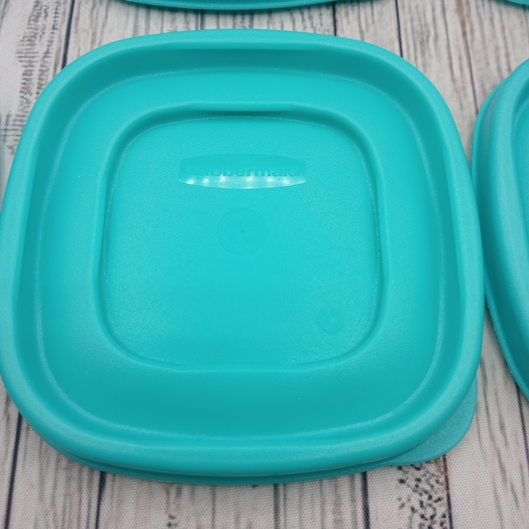 Rubbermaid Easy Find Lid 7J58 Light Blue Square 6 Replacement Container Lids 4.5
