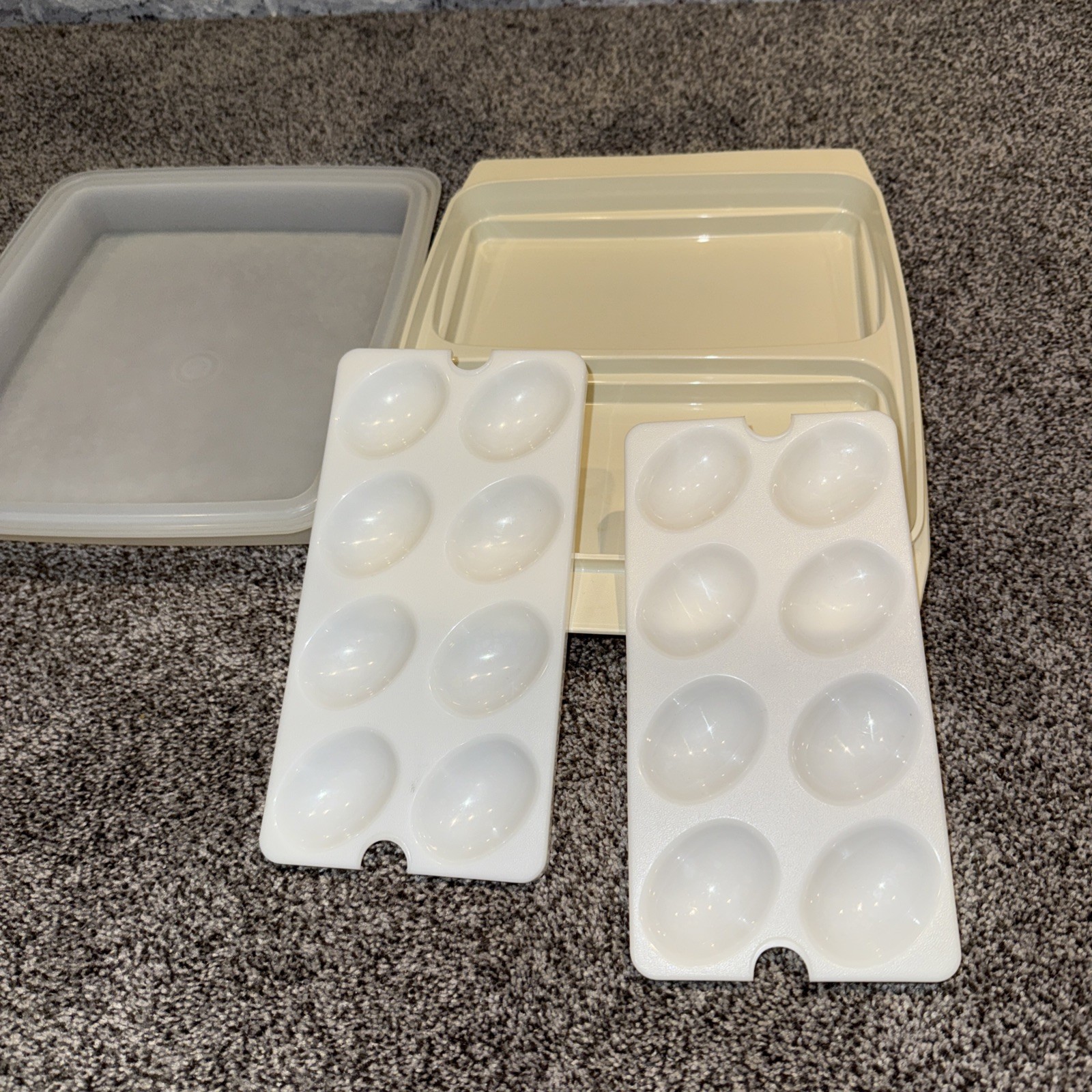 VTG Tupperware Deviled Egg Keeper Container, Beige Base ~ 4 Pieces