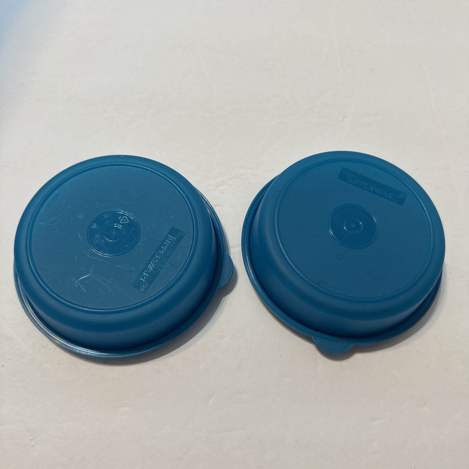 4 Tupperware Refrigerator Bowls 148D & 1286 Plus Seals Little Wonders Blue Aqua