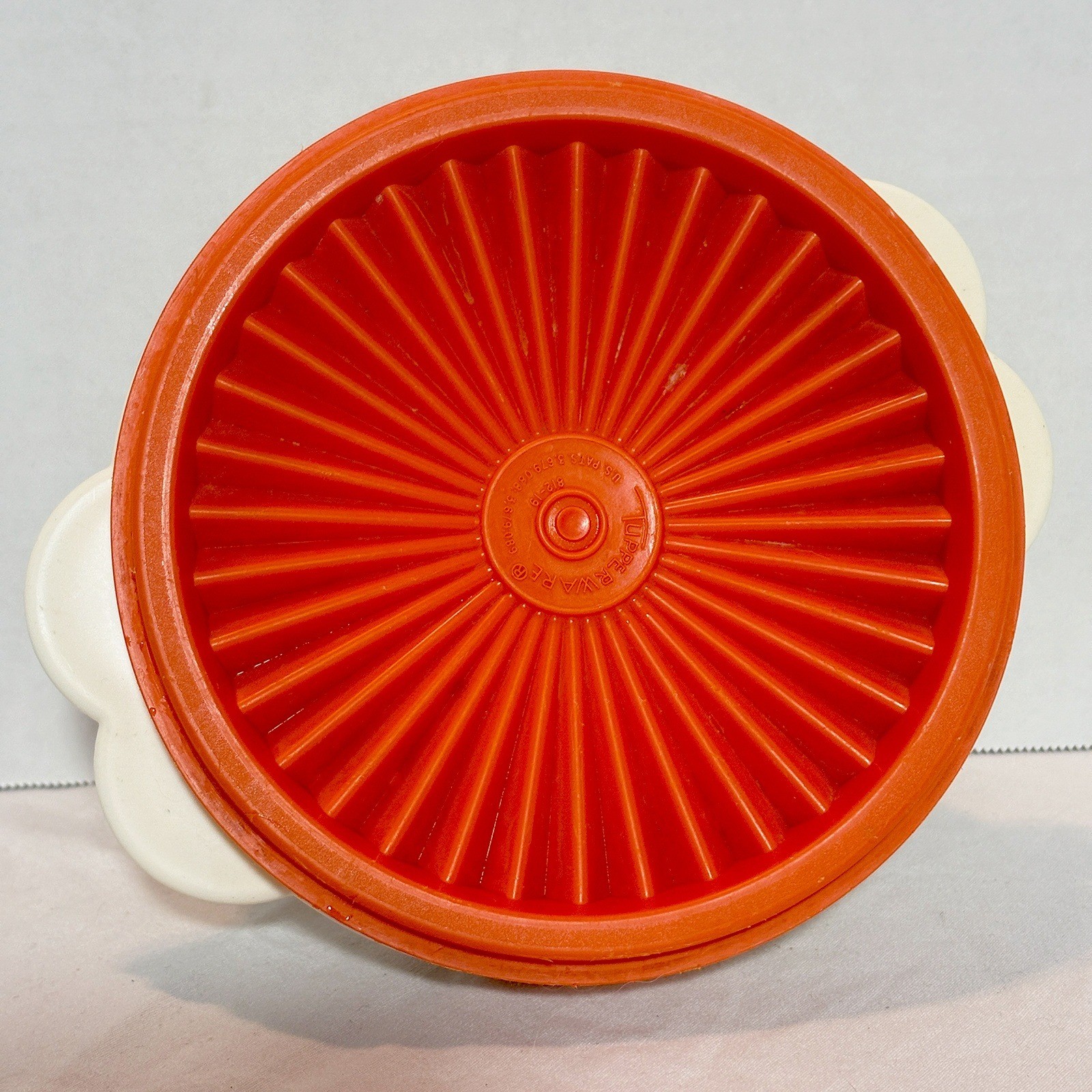 Vintage Tupperware Servalier Bowl 16oz White Orange Sunburst Lid 500ml Retro