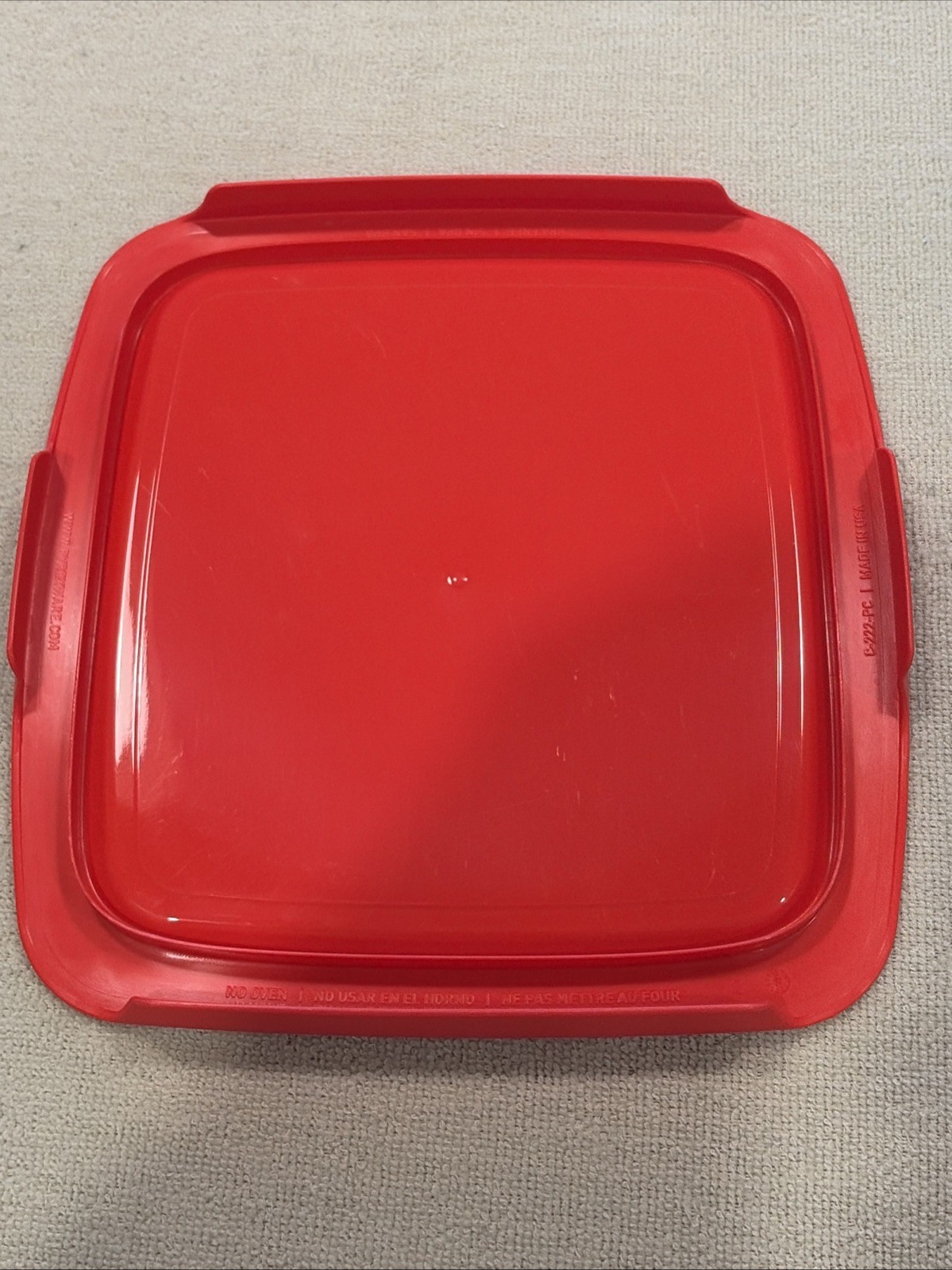 Pyrex C-222-PC 2qt 8 X 8 Poppy Red Easy Grab Plastic Lid