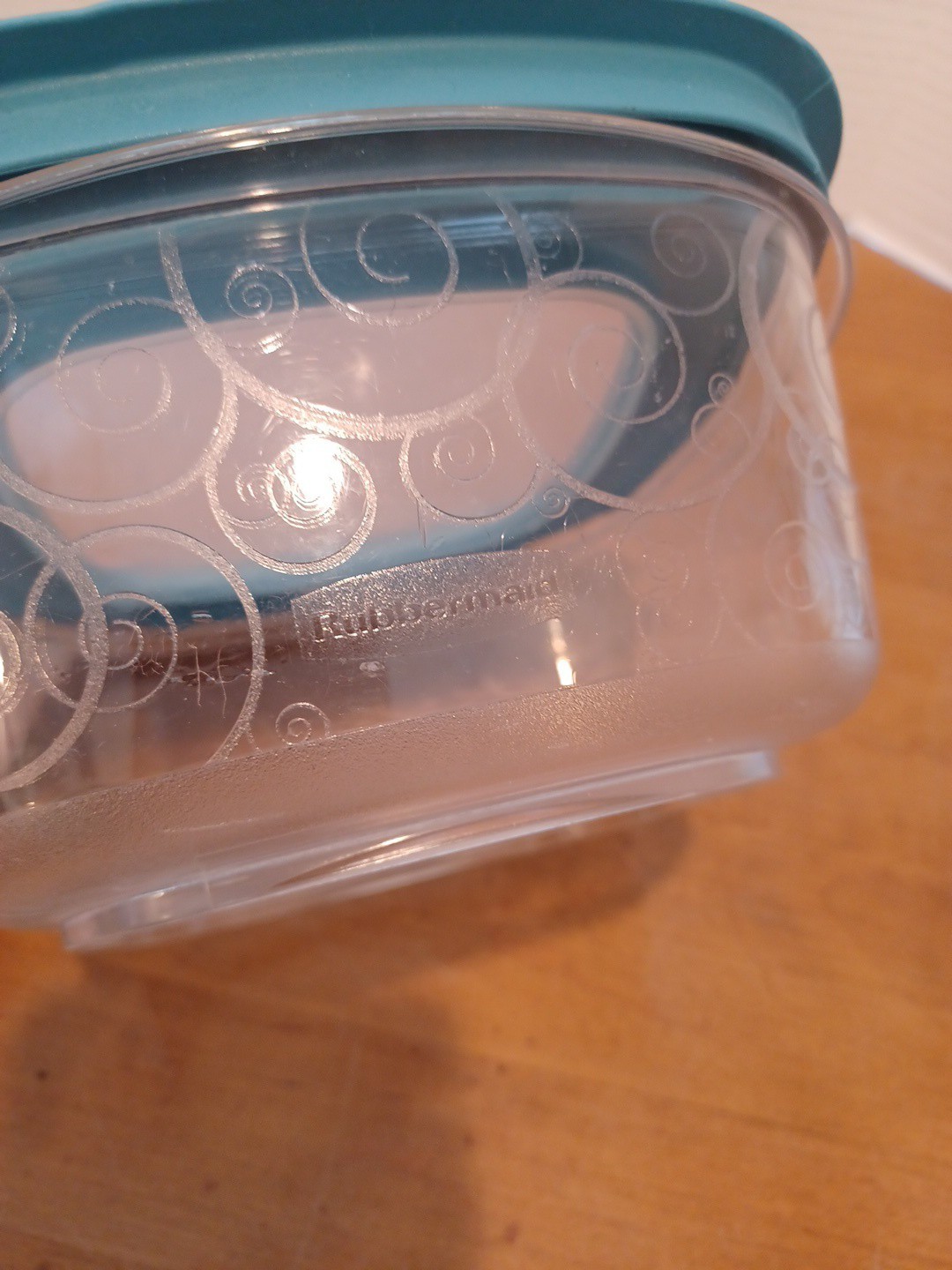 4 Rubbermaid Premier Swirl Food Storage Containers Lids 5c, 2c, 1.25c Teal Blue