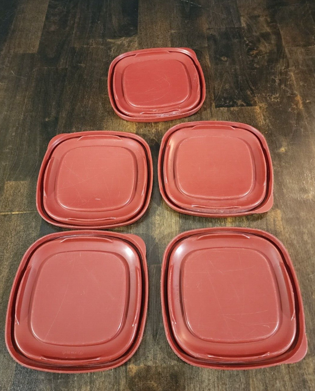 5 Rubbermaid Dark Red Container Lid 7j64 Manufactured 8/2009 Food Storage