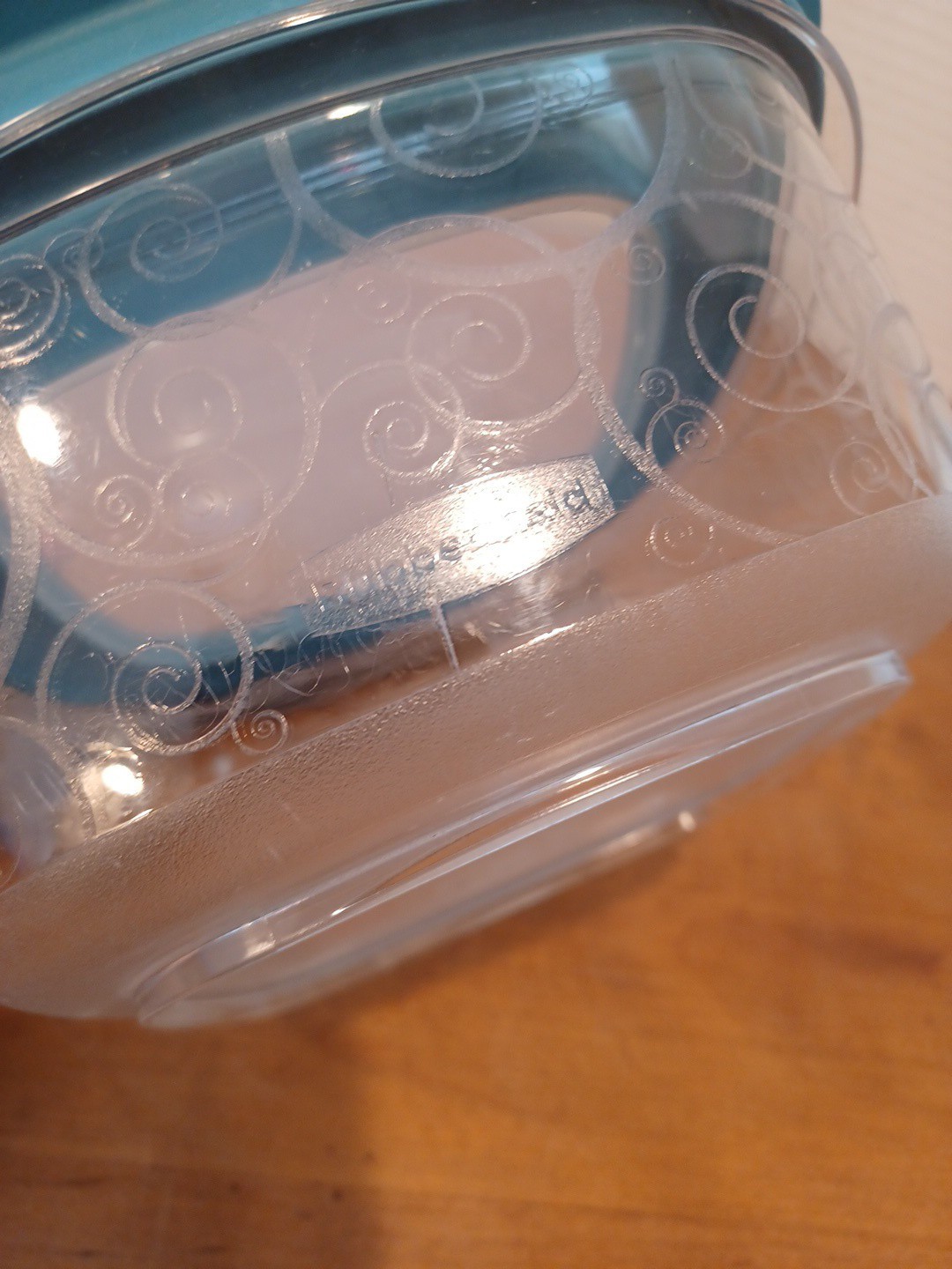 4 Rubbermaid Premier Swirl Food Storage Containers Lids 5c, 2c, 1.25c Teal Blue