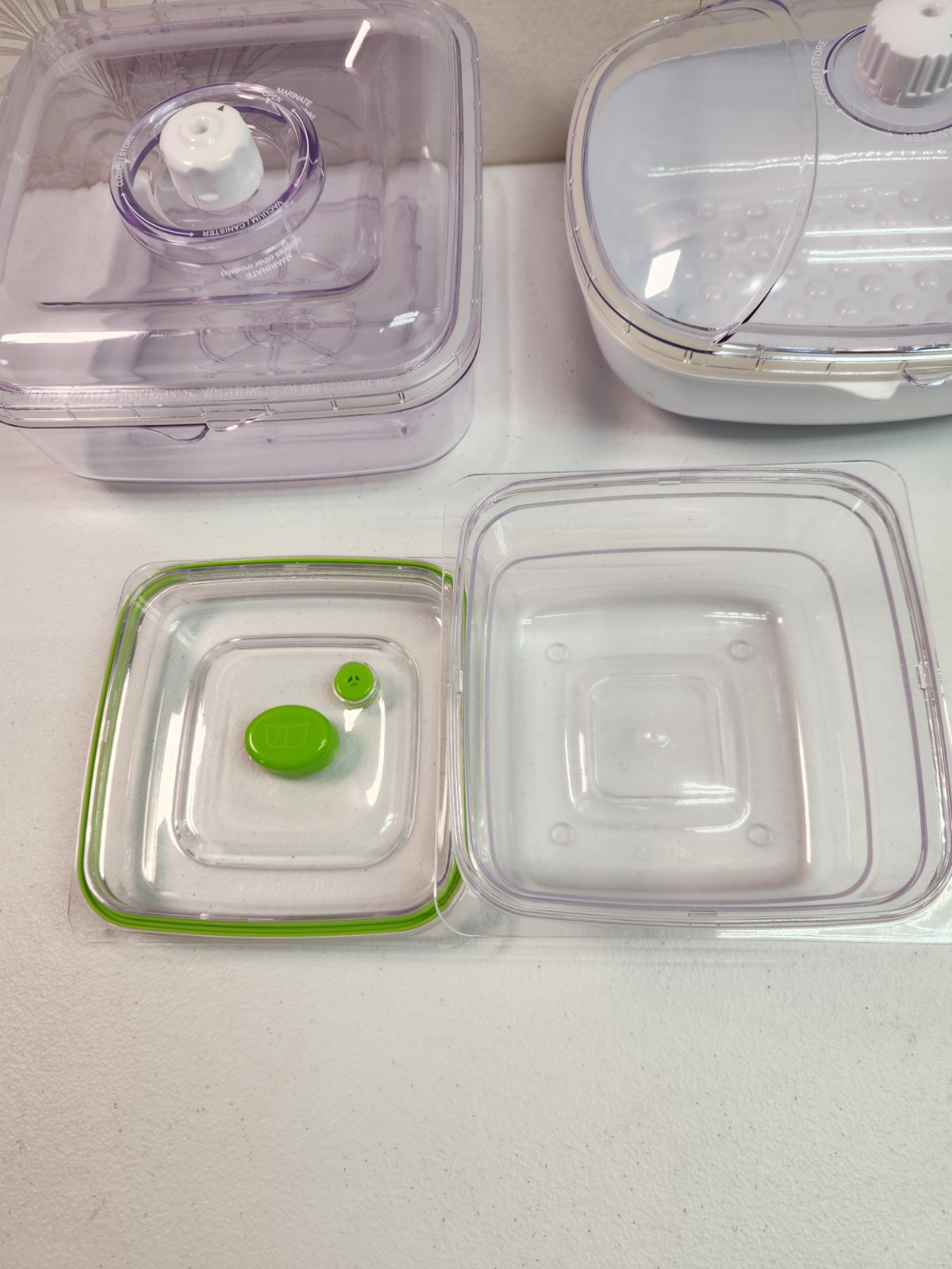 Lot 3 FOODSAVER Food Saver Marinating & Vacuum Containers