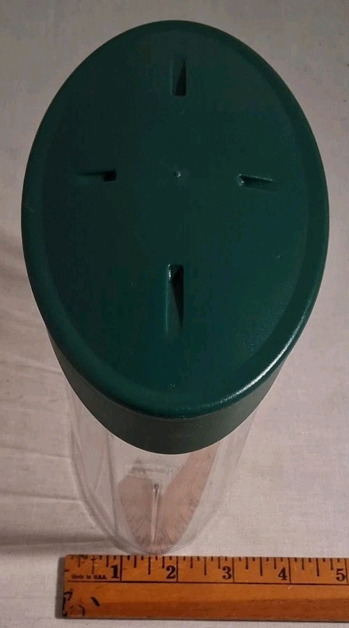 Rubbermaid Servin’ Saver(1) 384C 855mL. 1.81 U.S. Pt. (2) 384D 1.25L 1.32 U.S.qt