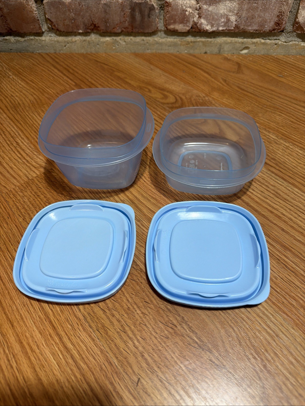 2 Vintage Rubbermaid Servin Saver 2 Cups 1.25 Cup Storage Container Blue Square