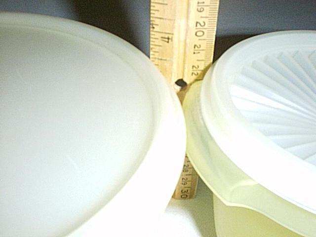 Vtg TUPPERWARE Mixing WONDERLIER Bowl #235 and SERVALIER Bowl #886 & Sheer Seals