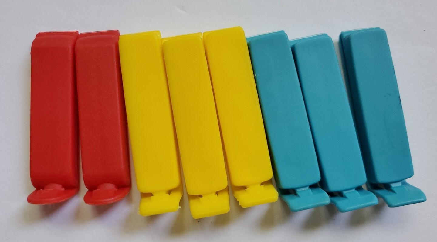 Lot Of 8 Small Chips Bag Clip 2″ Long Assorted Colors Blue Red Yellow