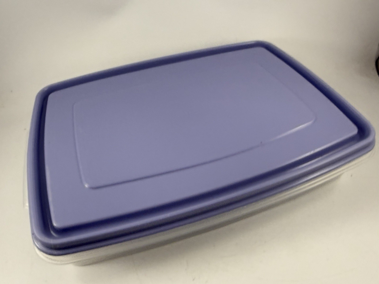Vtg Rubbermaid Servin’ Saver 20 Deviled Egg Keeper Container w/Lavender￼ Lid #70