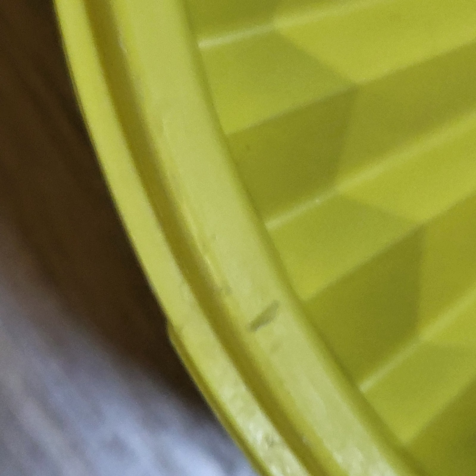 Vintage Tupperware Yellow Round Servalier Storage Container 1204-13 Lid 1205-5
