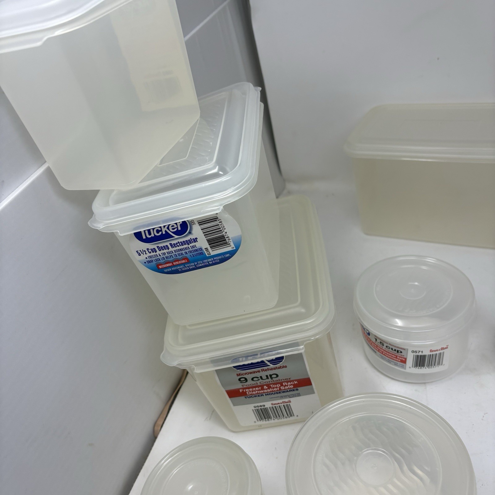 Vintage Tucker Serve & Store 32 Pc Food Container Set – Missing 2 Pieces