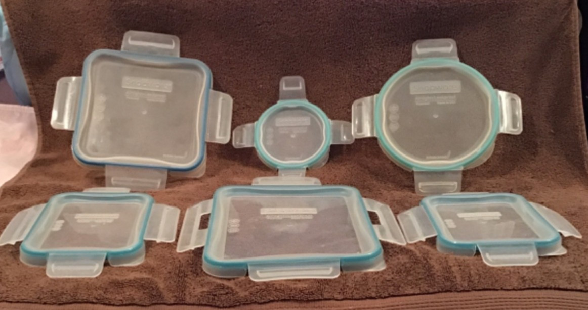 6-Snapware replacement lids lot – Round, Square and Rectangle Nice usable Cond.