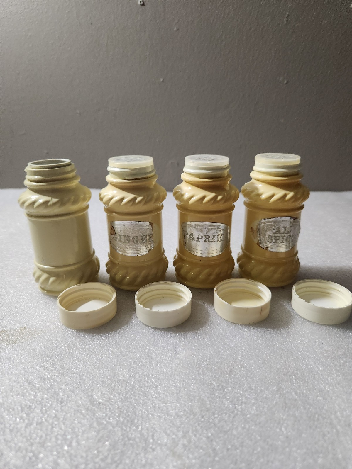 4 Vintage Plastic Kitchen Spices Bottles • Ginger – All Spice – Paprika – Blank