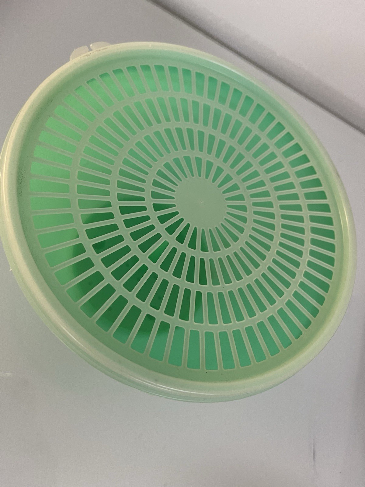 Vintage Tupperware Crisp-It Lettuce Keeper Green Bowl Colander Lid & Spike Jade