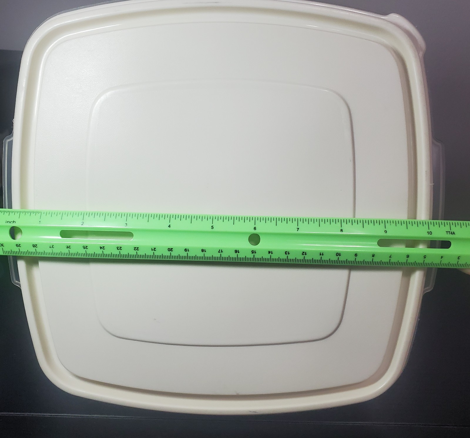 Rubbermaid Servin’ Saver #4 Square 19 Cup Storage Container Almond Lid Vintage