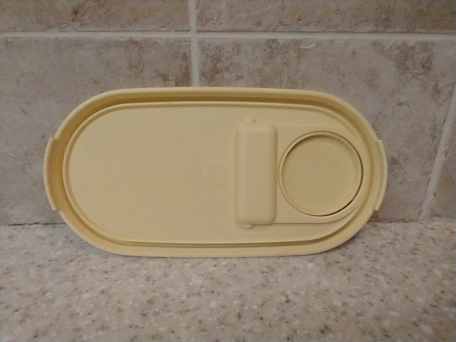 Tupperware Modular Mate Sheer 1613 w/Yellow Pour Lid 7 1/4 Cups Container 1.7l