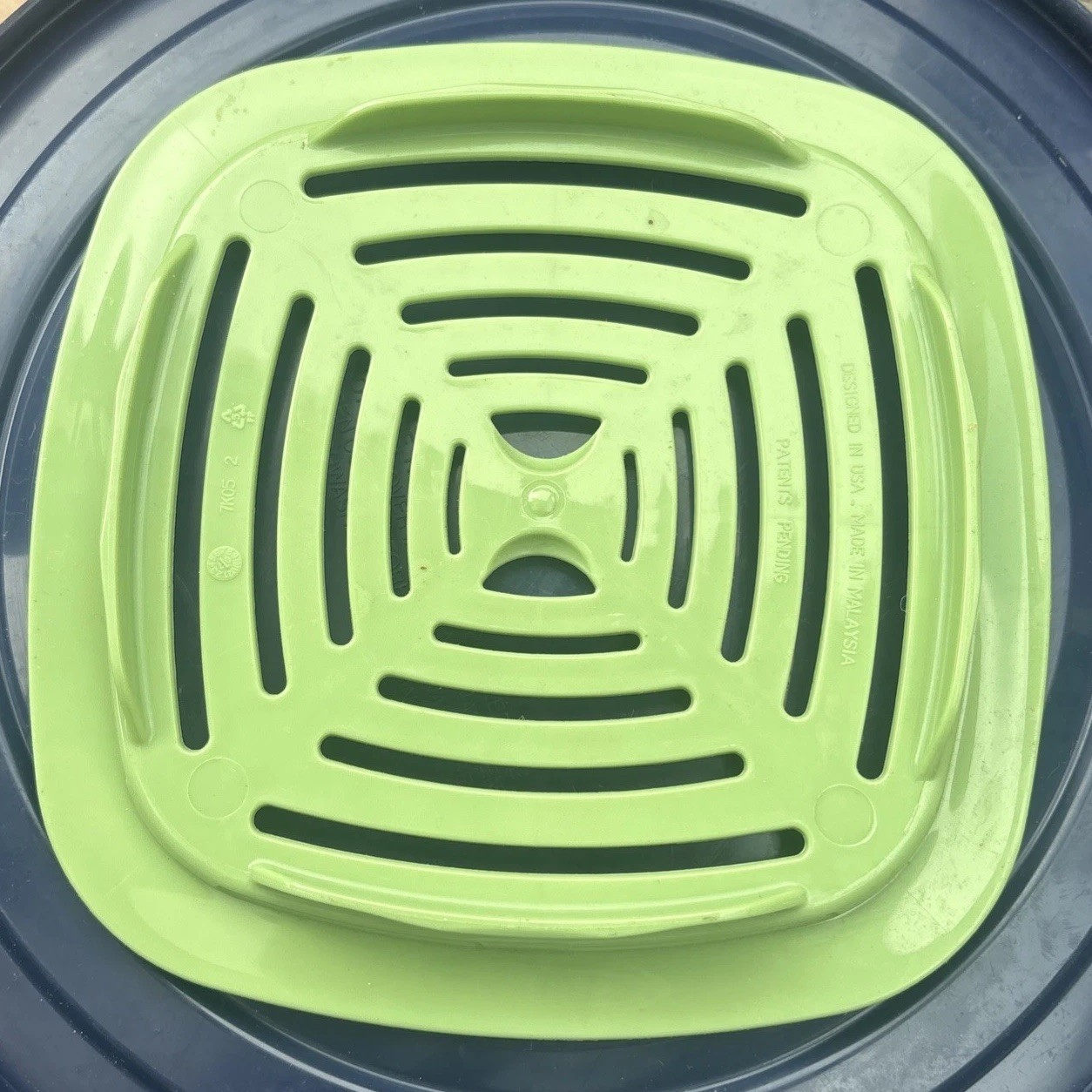 Rubbermaid Produce Saver 7K01 Replacement Grid Crisp Fresh Vent Tray Insert ONLY