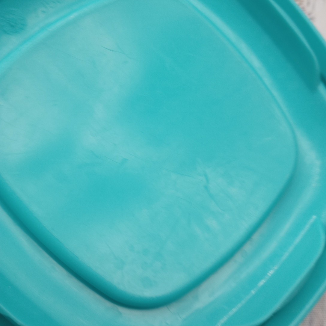Rubbermaid Easy Find Lid 7J58 Light Blue Square 6 Replacement Container Lids 4.5