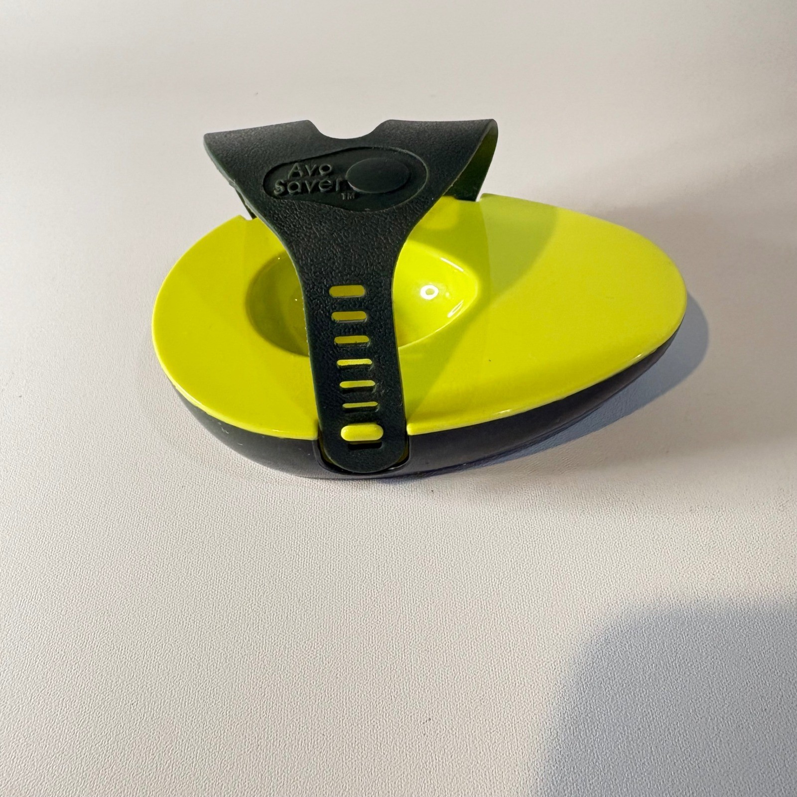 Avo Saver Avocado Holder Evriholder Green Adjustable Kitchen Gadget Fresh Keeper
