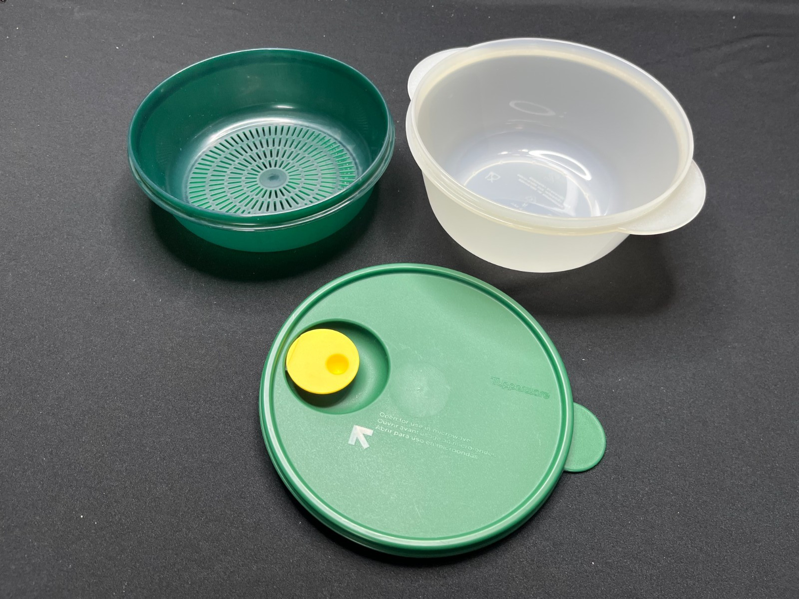Tupperware Microwave Lot – 5 Bowl Set with 5 Lids & Vegetable + Divider Steamer