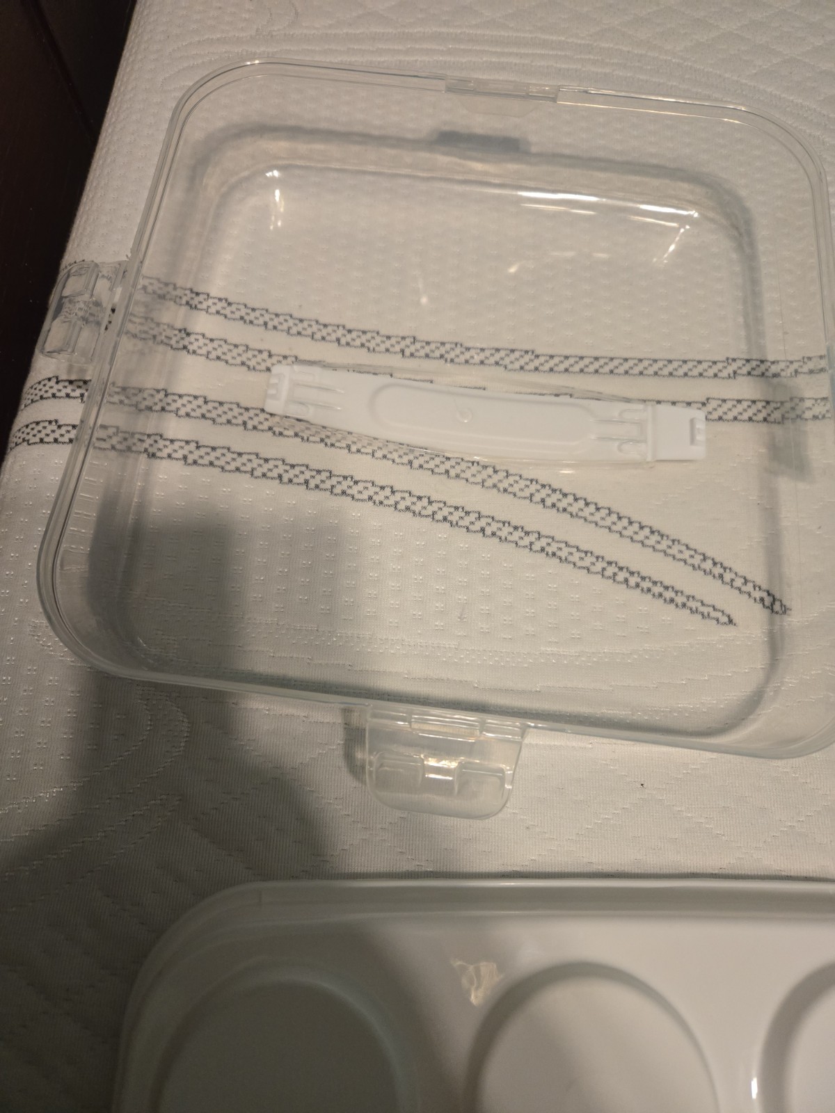 Cupcake Carrier Container With Snap Lock Clear Lid Holds 9 Cupcakes
