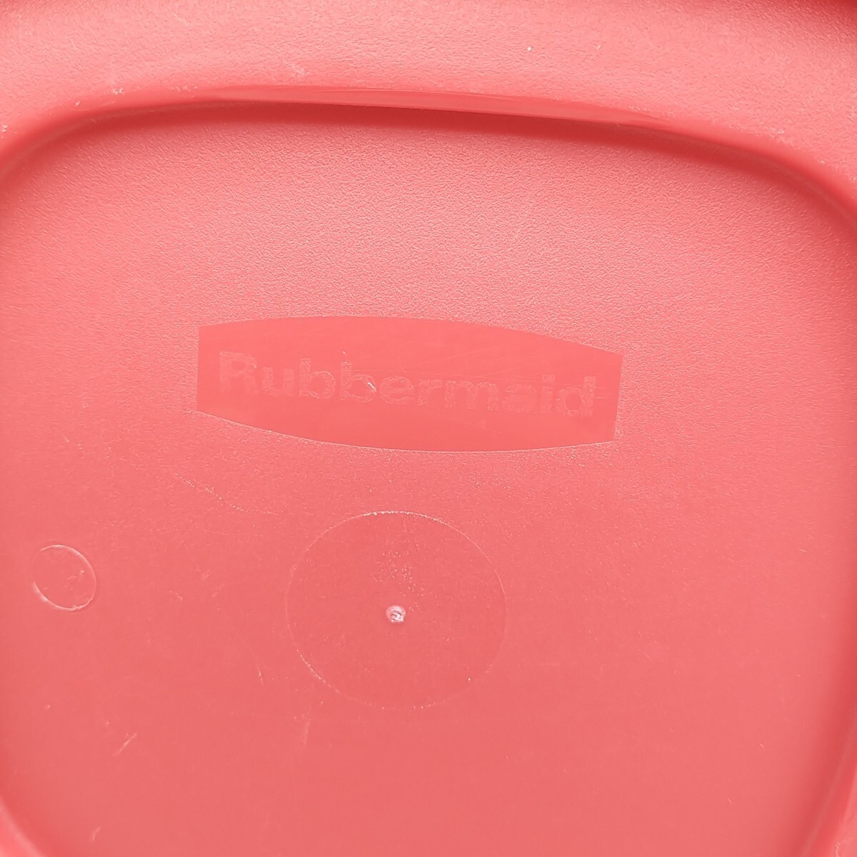 Rubbermaid Easy Find Lid 7J64 Red Square 4 Replacement Food Container Lids 6.5″