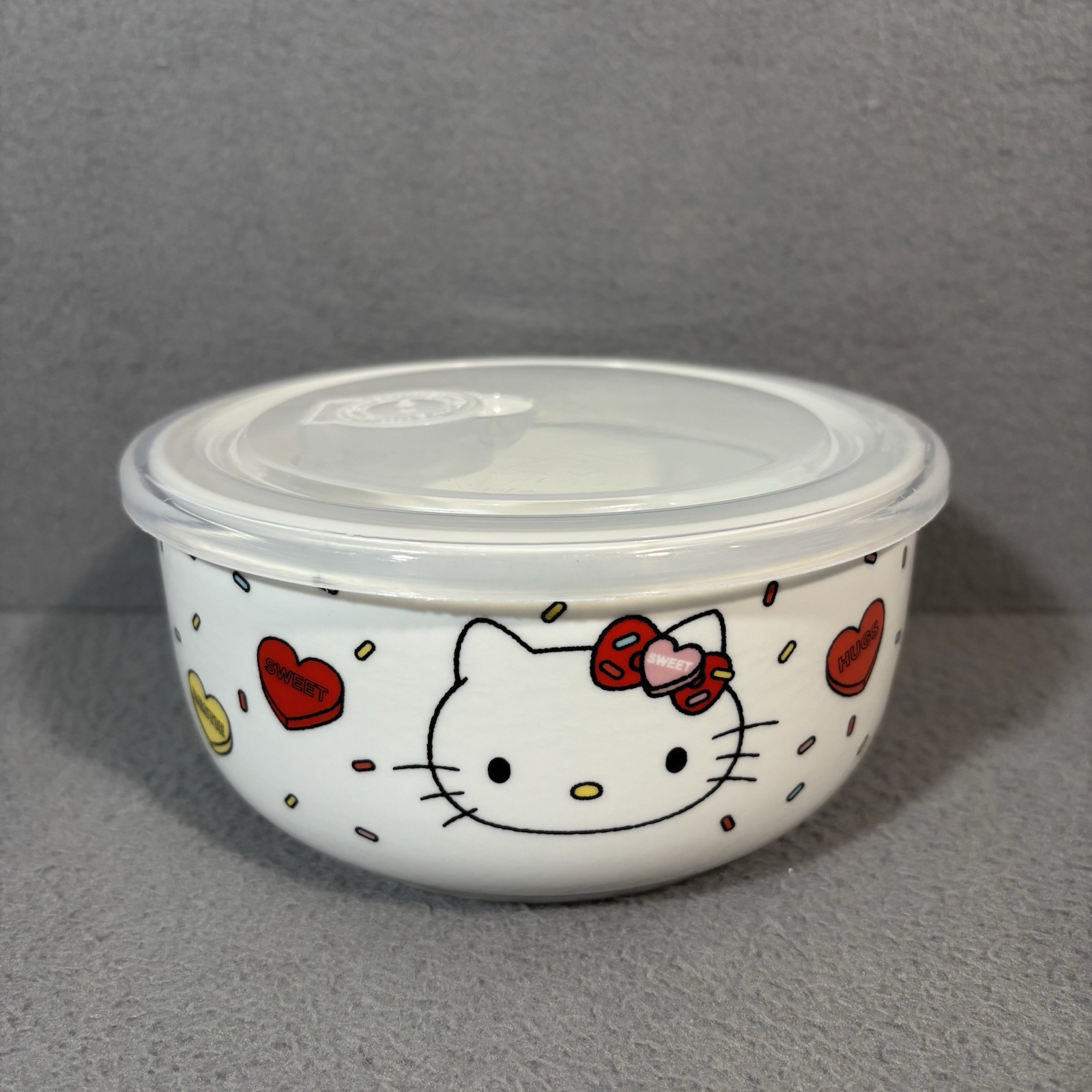 Sanrio Hello Kitty 6″ Ceramic Food Storage Vented Lid Hearts Kawaii Valentine