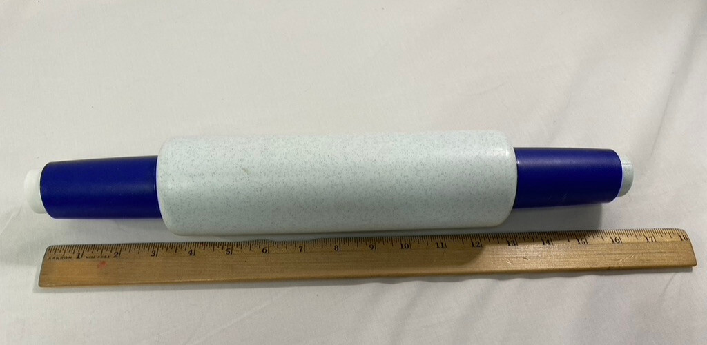 TUPPERWARE ROLLING PIN~16″ Speckle White Fill ‘n Chill/Warm 9″~Body~Blue Handles