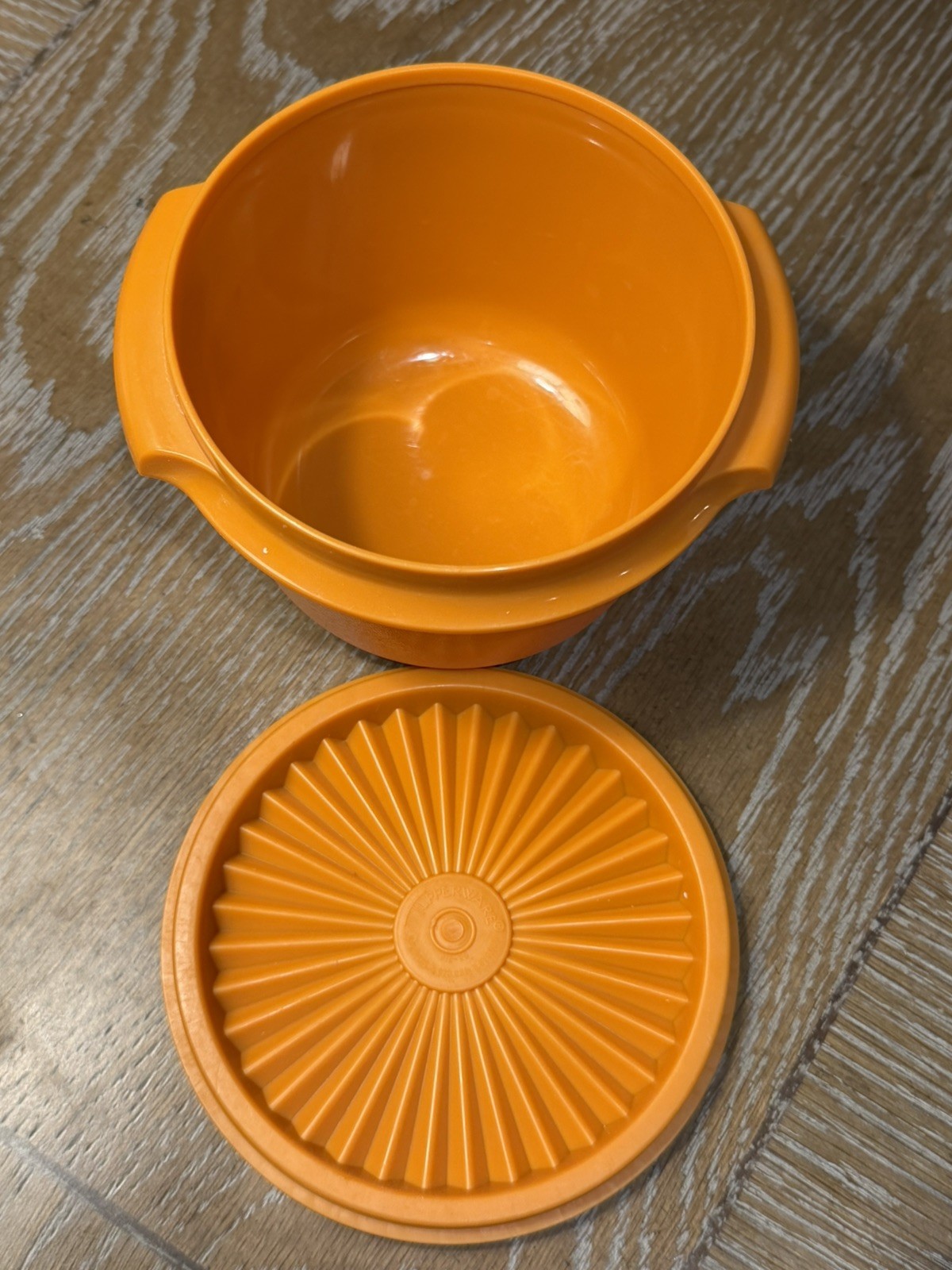 Vintage TUPPERWARE 20 oz SERVALIER Bowls #886 & Instant Seals #812 Set of (3)