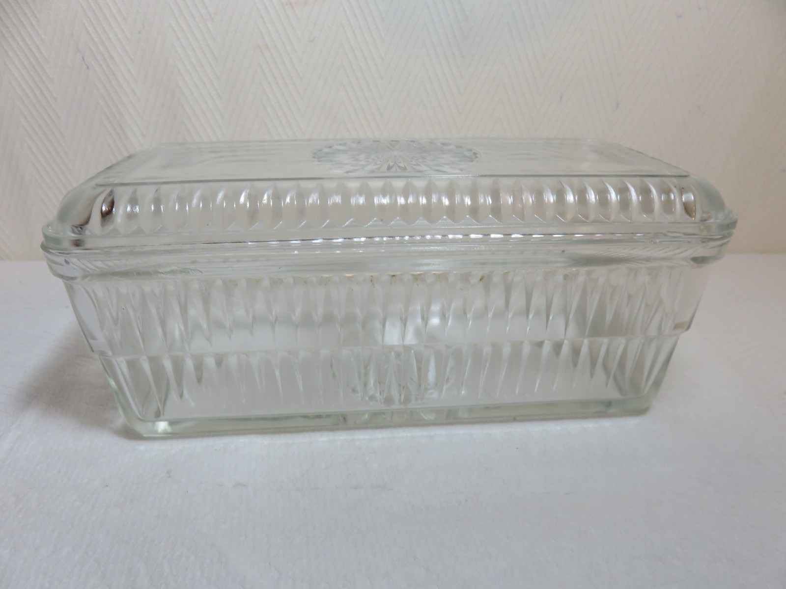 Vintage clear refrigerator jar and lid 8 1/2 inches long