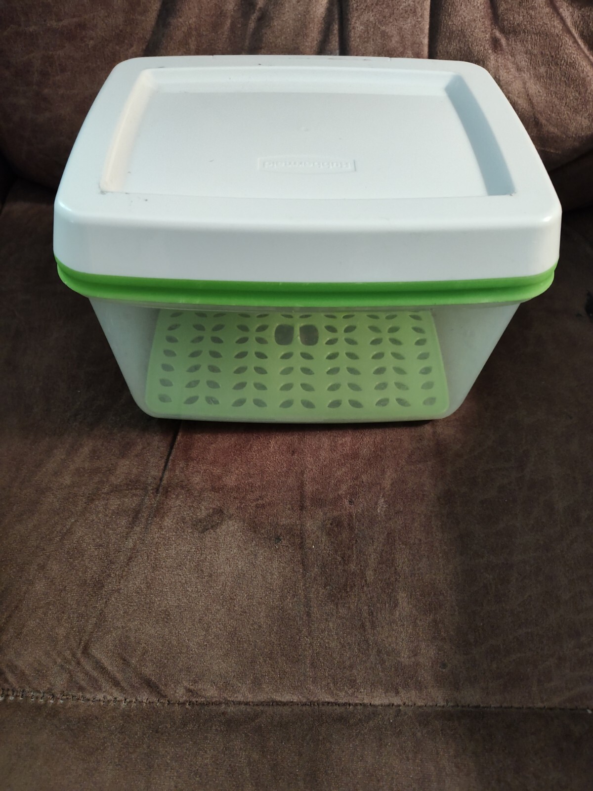 Rubbermaid FreshWorks FreshVent Produce Food Storage & Lid and Insert 17.3 Cups