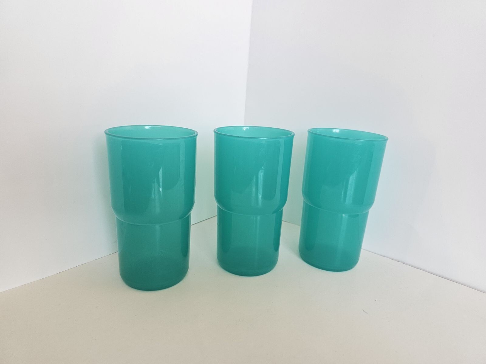 Tupperware 12 oz Stacking Tabletop Tumblers 3 pc Set Sheer Teal 2412