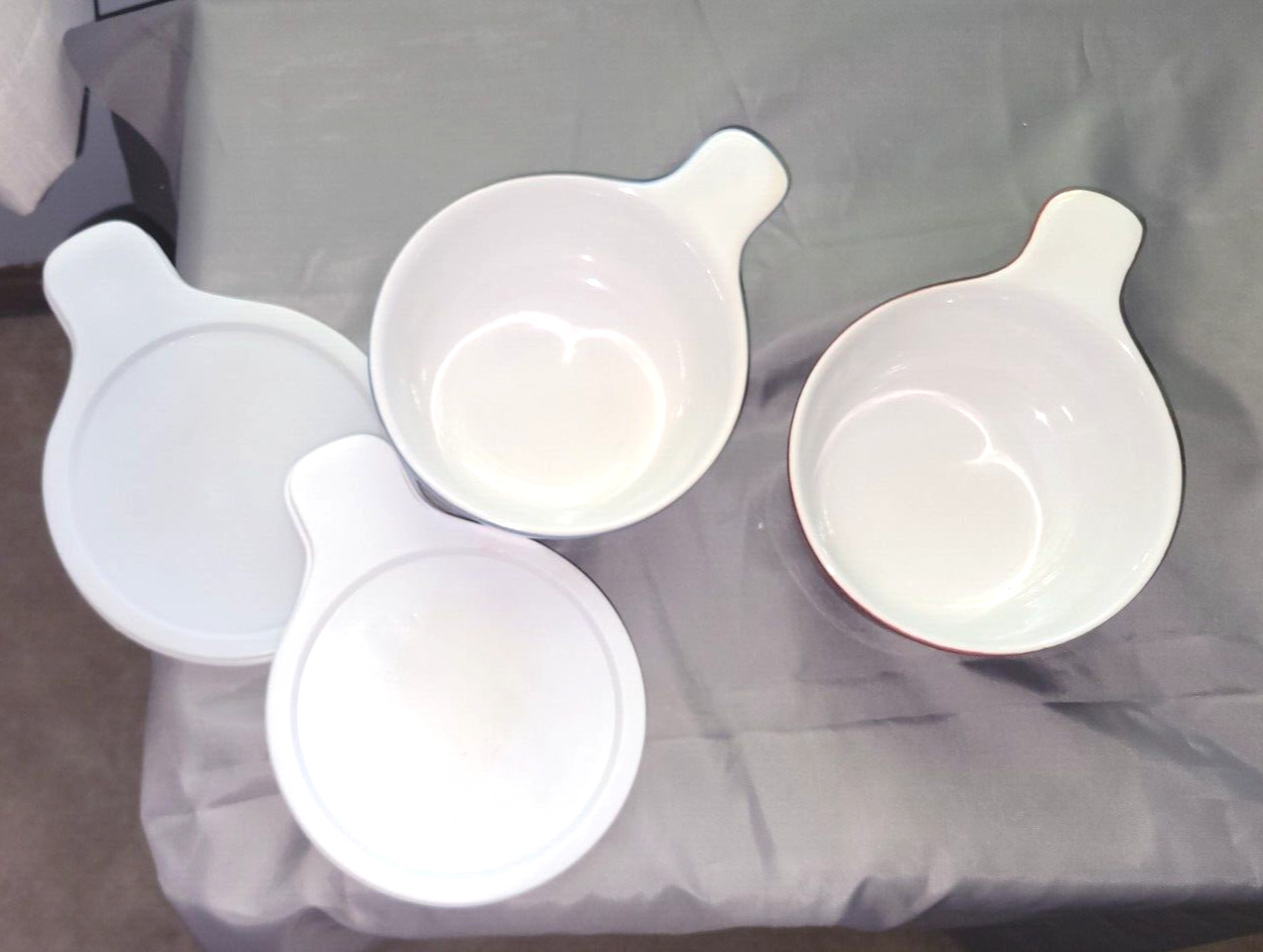 Set of 2 Serving/Soup/Cereal? Containers with lids made by WCL made in China