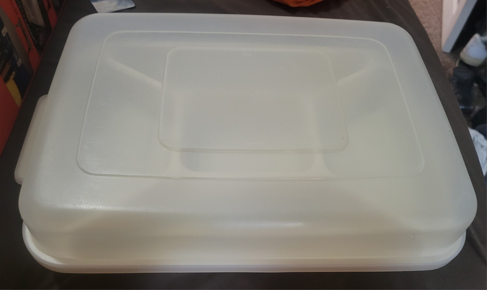 Rubbermaid Servin Saver 0833 Divided Serving Vegetable Tray Almond Vintage