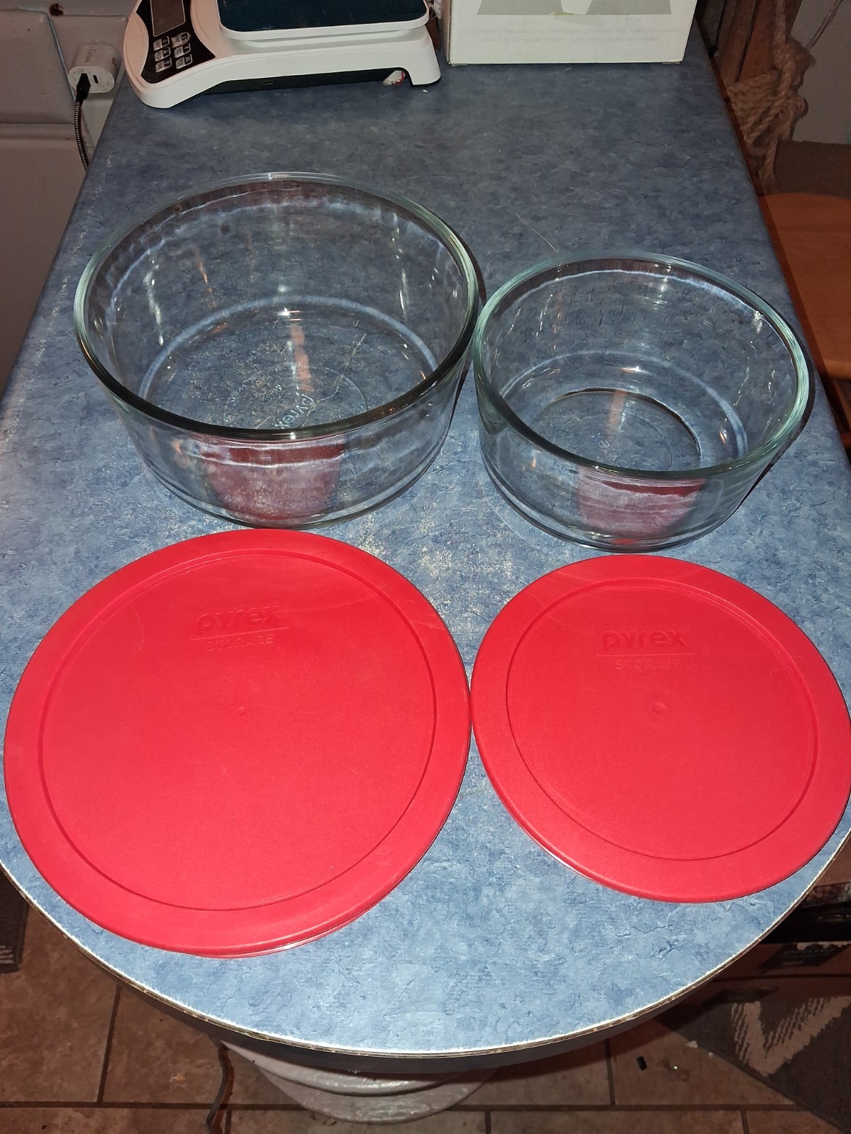 Set of 2 Pyrex Clear Round Storage Bowls w/ Red Lids 7 Cup & 4 Cup #7203 & #7201