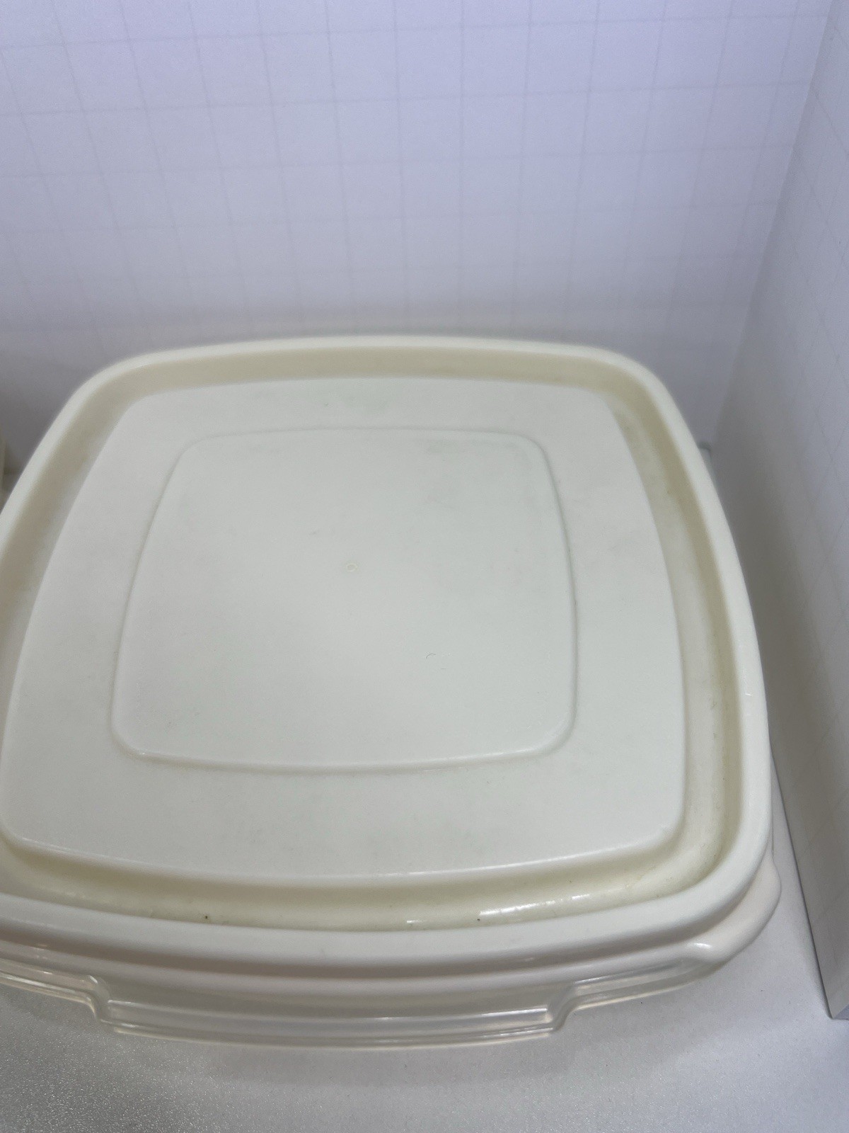 Vintage Rubbermaid Servin Saver #1 – 2 Cups – Lot Of 2 Sandwich w Lids Almond