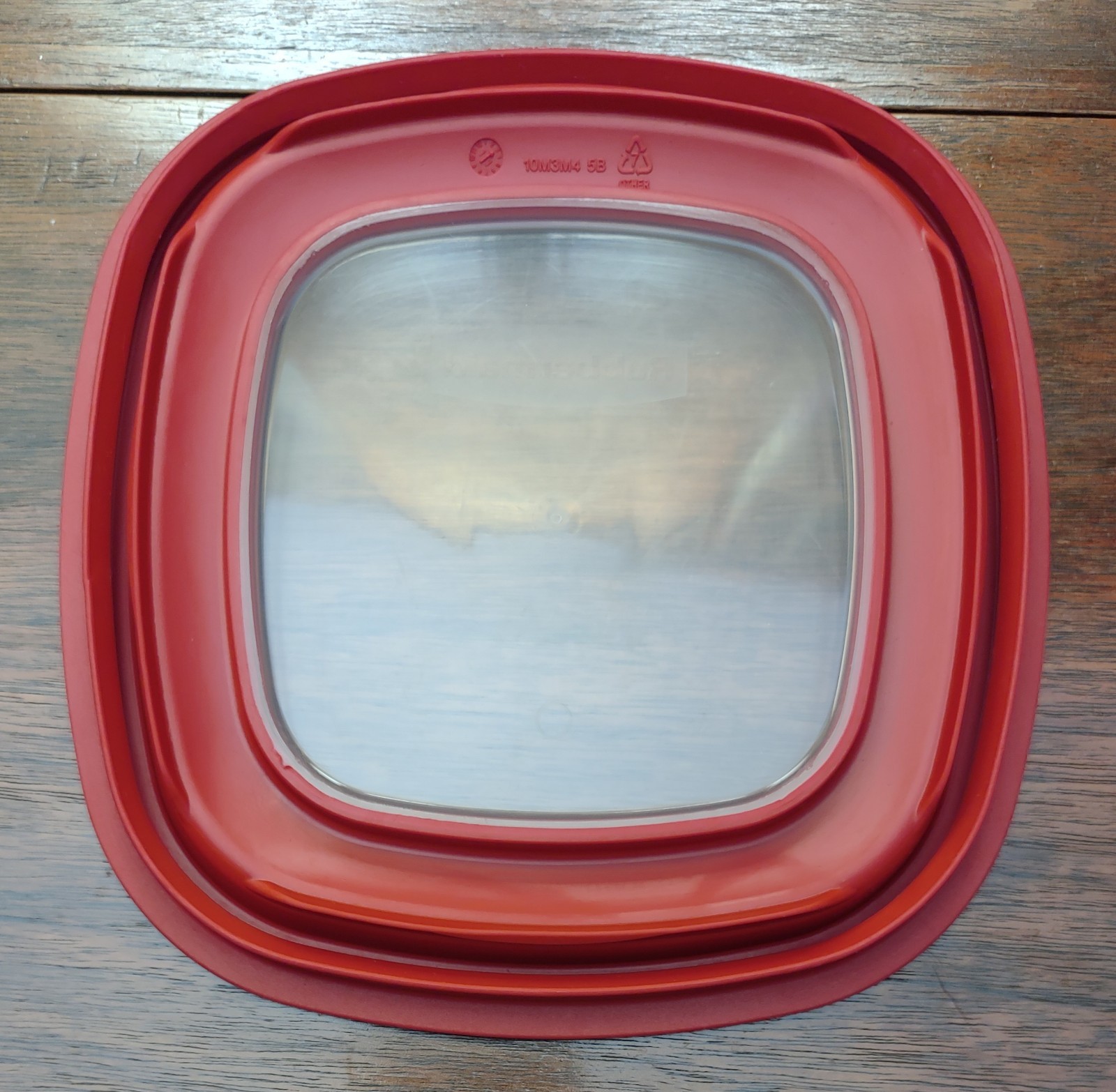 Lot Of 6 Rubbermaid Premier Square Snap Lid Replacement 7″ Red 10M3M4 LIDS ONLY