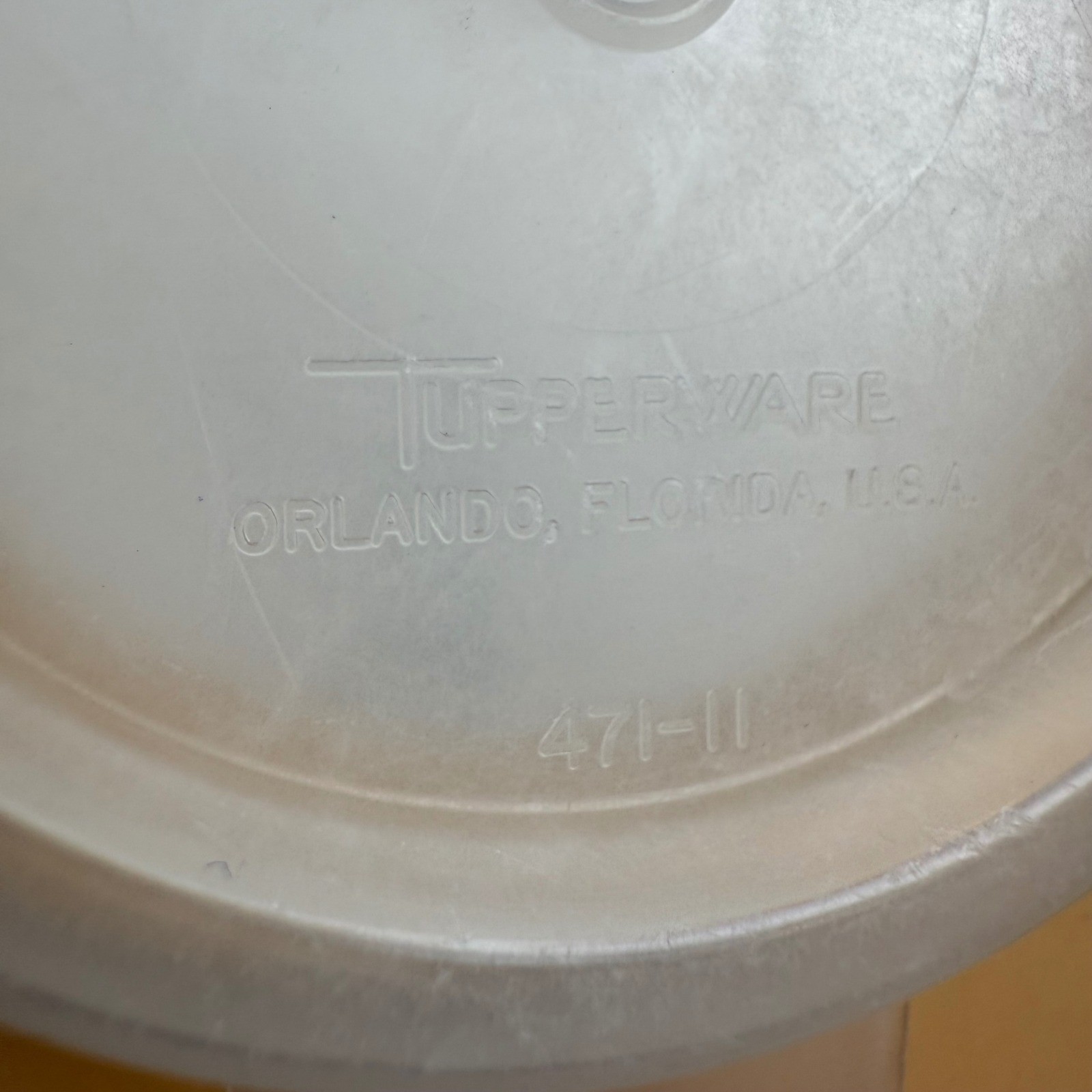 Tupperware Cereal Dispenser Container Tall Beige Lid Pour Spout 471-11