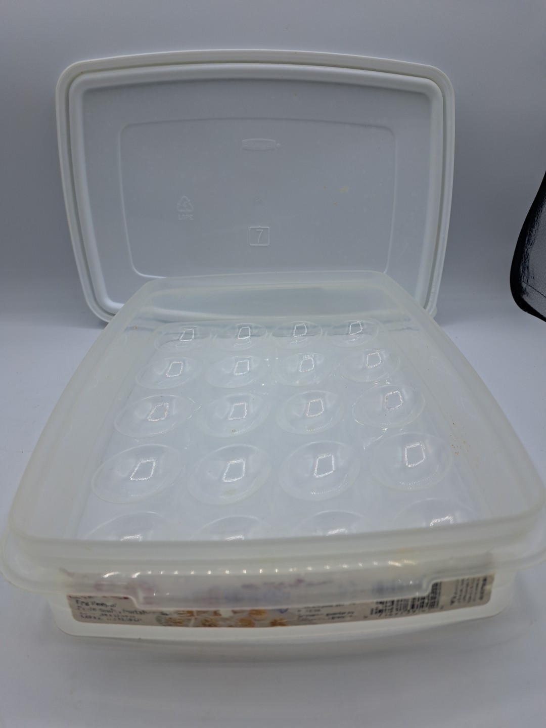 Rubbermaid Servin’ Saver Deviled Egg Keeper Container #7 White Lid