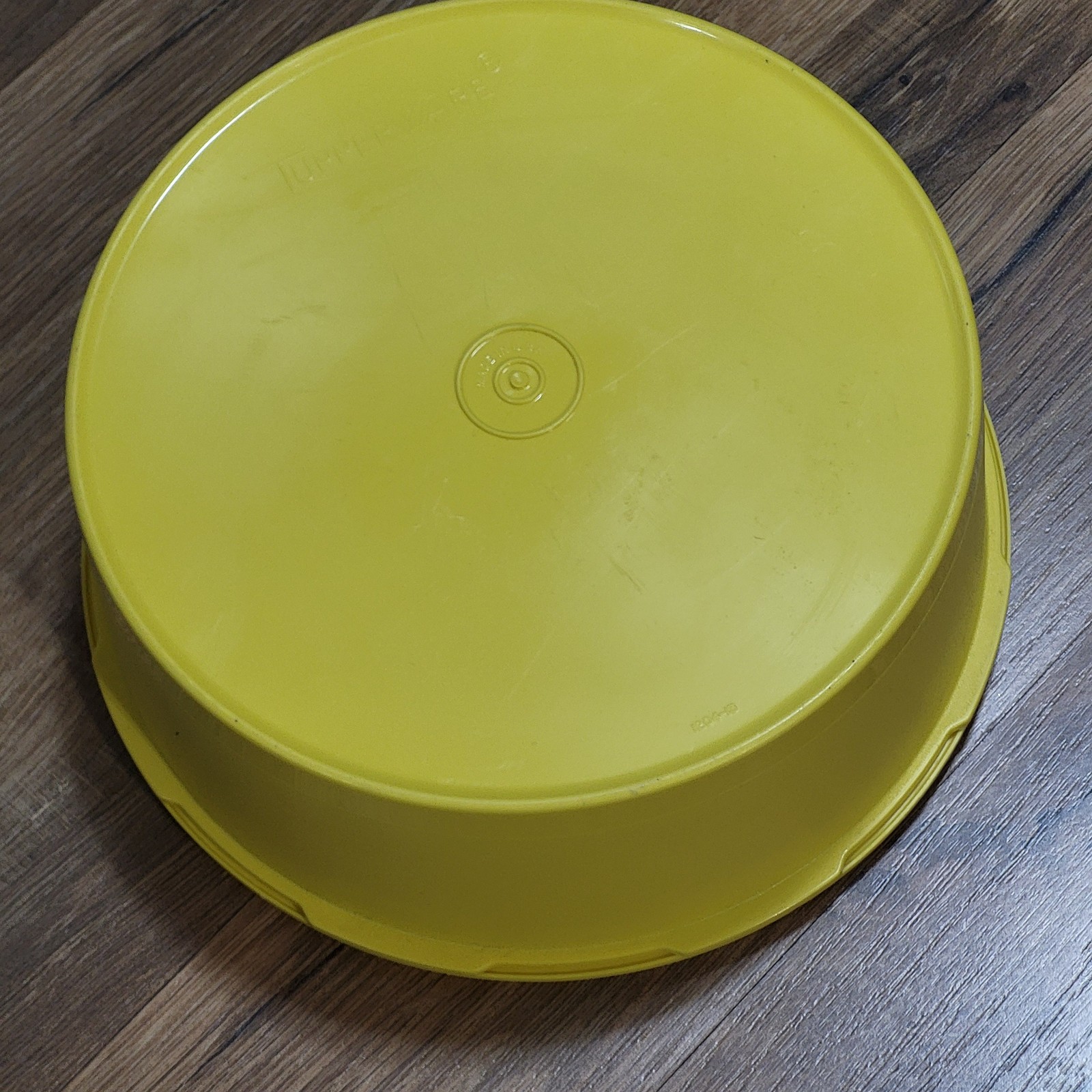 Vintage Tupperware Yellow Round Servalier Storage Container 1204-13 Lid 1205-5