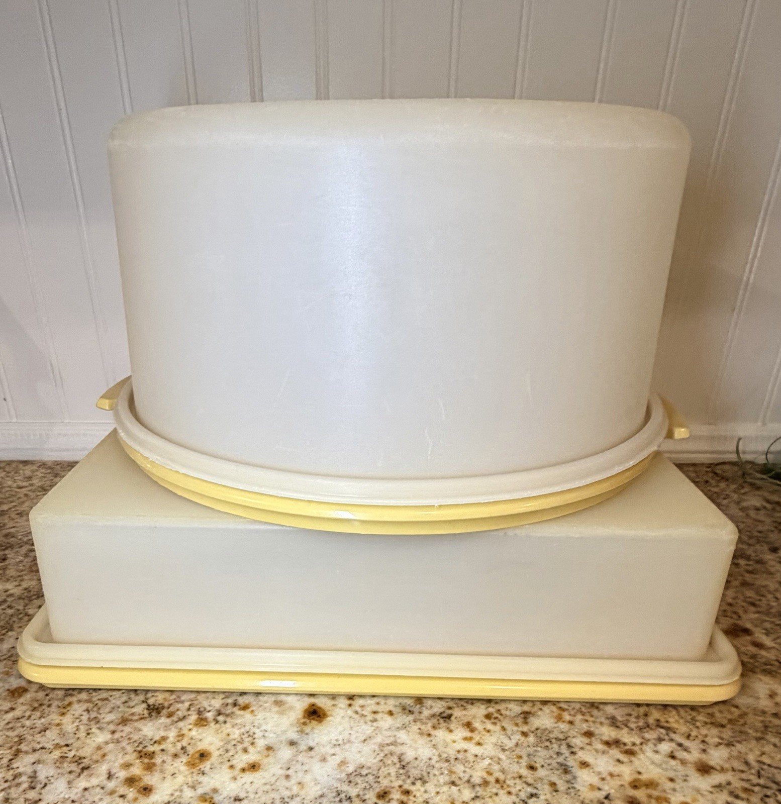 VTG Tupperware Cake Taker Set Round Dome 1256 1257 & Sheet Cake 622 623 Gold⁠