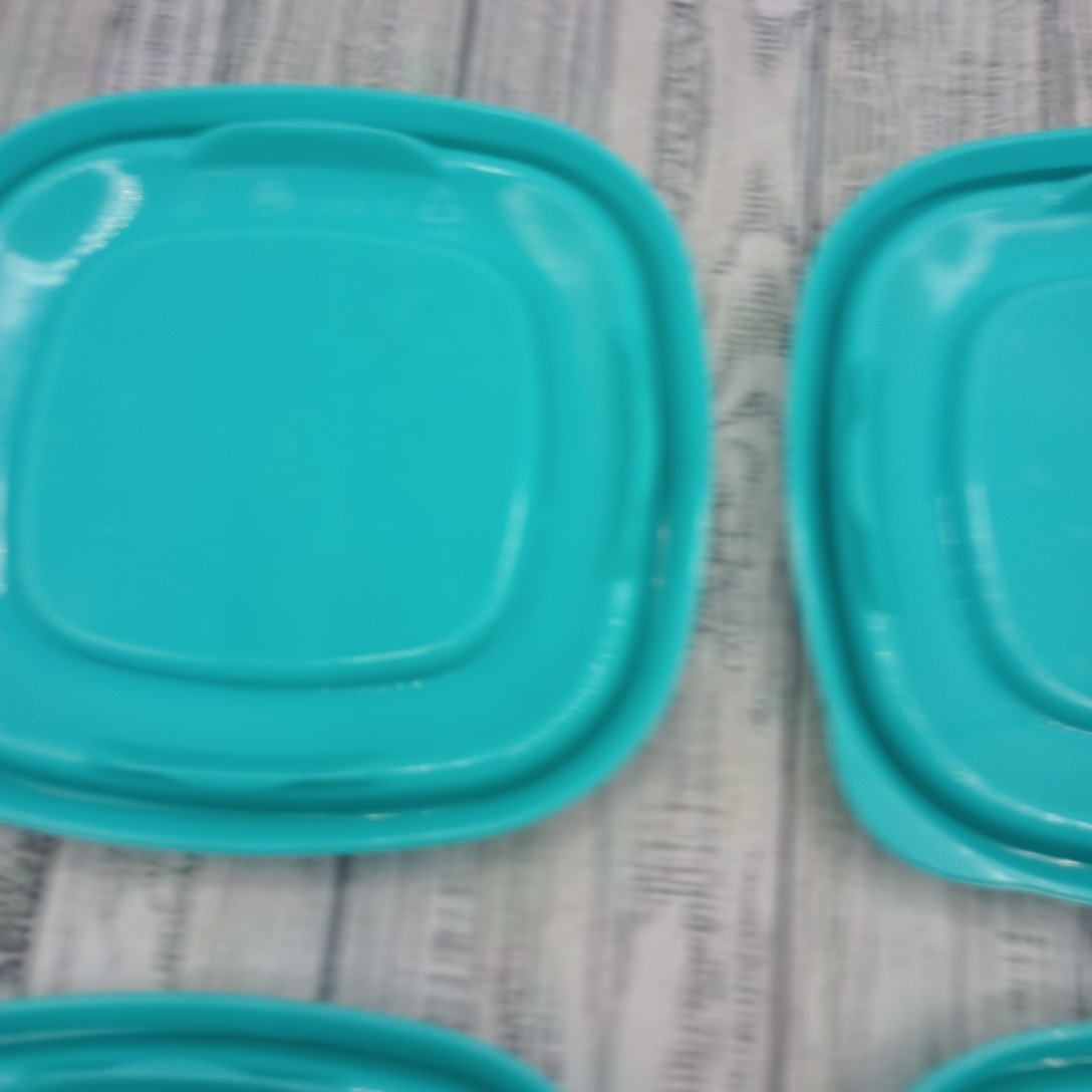 Rubbermaid Easy Find Lid 7J58 Light Blue Square 6 Replacement Container Lids 4.5