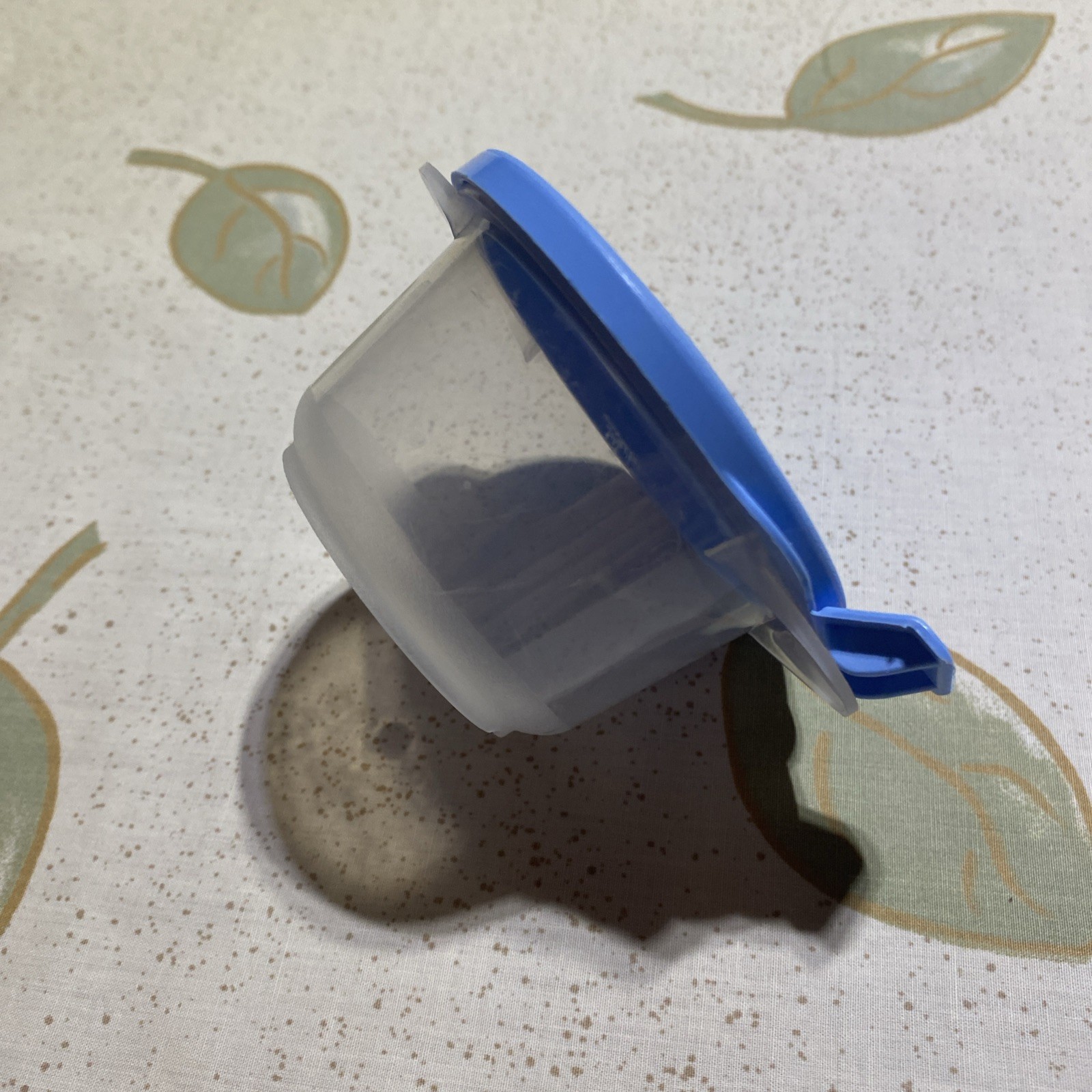 Vintage Anchor Hocking 1/2 Cup Plastic Food & Craft Storage Blue Circle