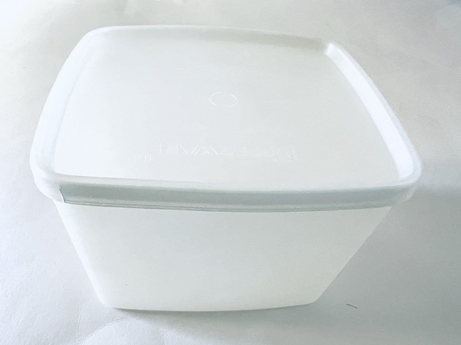 VTG Tupperware White Square Storage Containers Lot of 4 w/ Lids #312 #310 USA